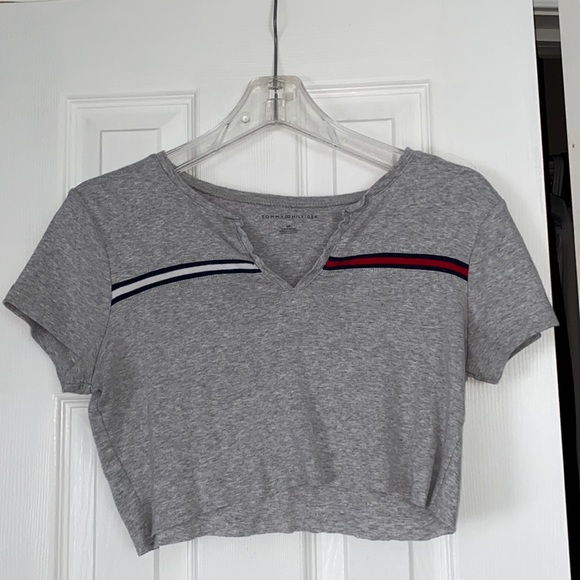 Cropped Tommy Hilfiger Tee - Picture 1 of 4